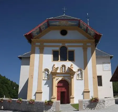 St Nicolas *