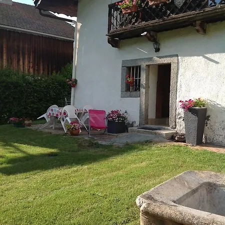 St Nicolas Apartment *